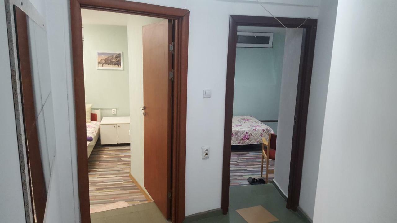 Modern And Old Base Apartment Sofia Luaran gambar