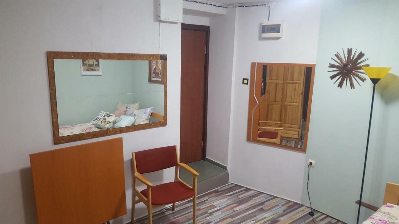 Modern And Old Base Apartment Sofia Luaran gambar