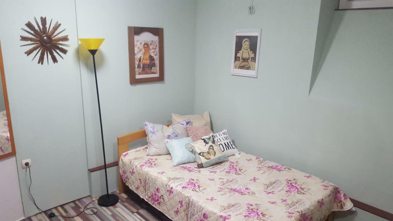 Modern And Old Base Apartment Sofia Luaran gambar